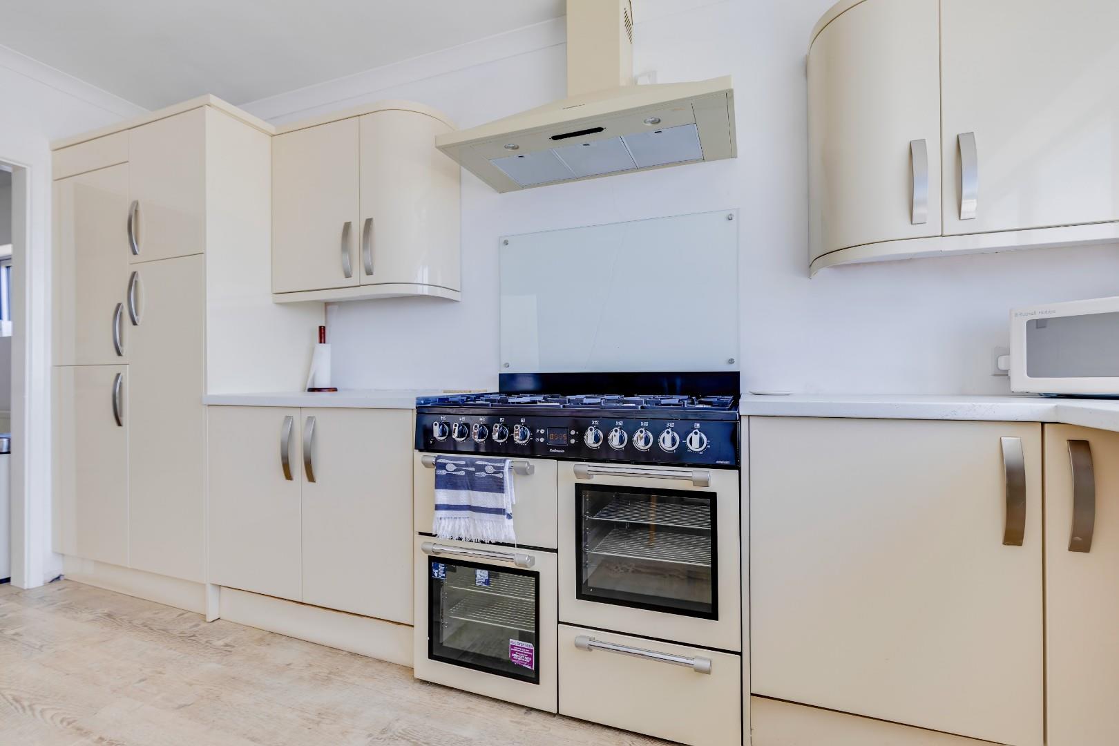 27 Marine Drive, Ogmore-By-Sea, Vale of Glamorgan, CF32 0PJ